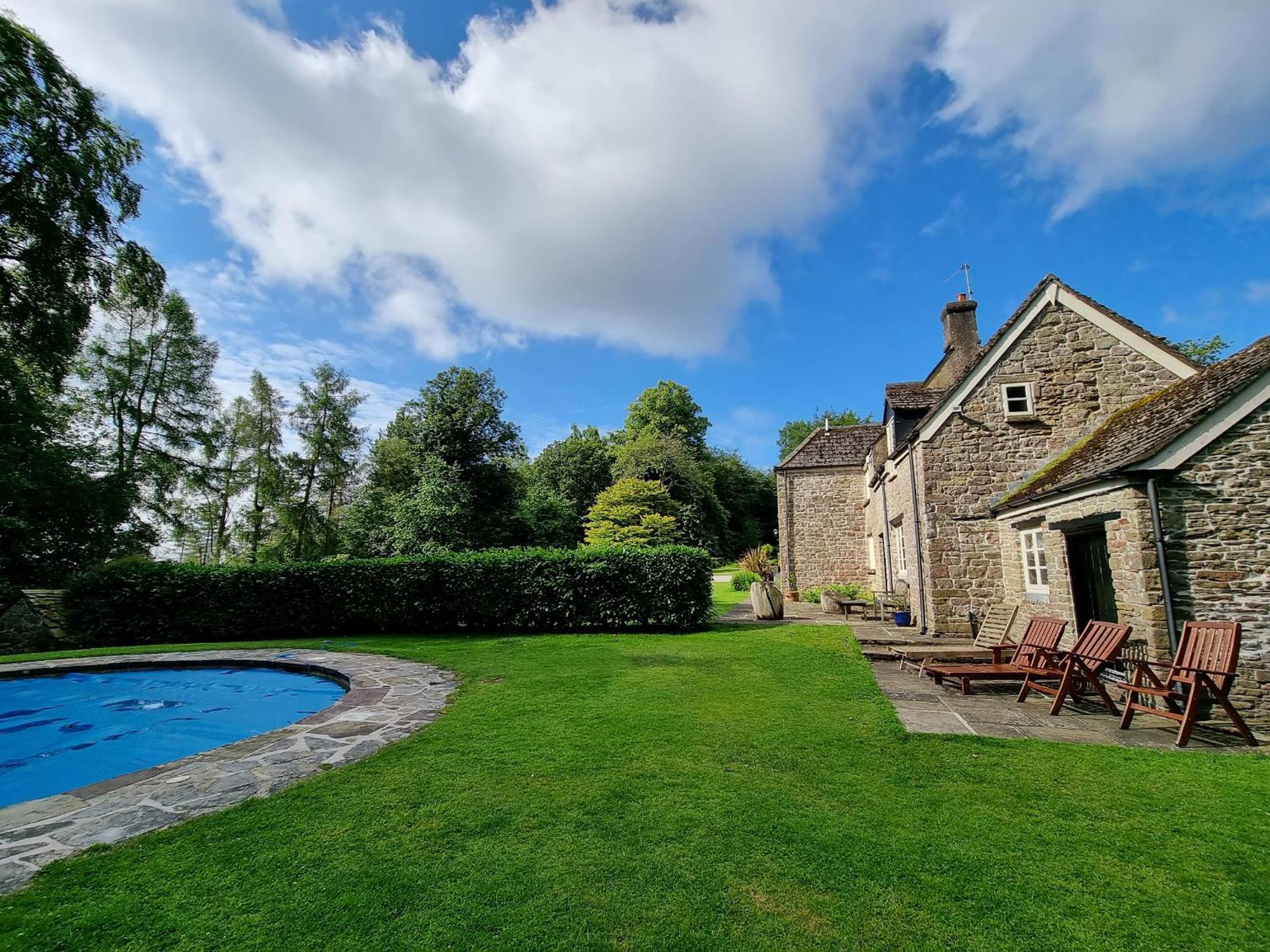 Danby Lodge Lydney Bagian luar foto