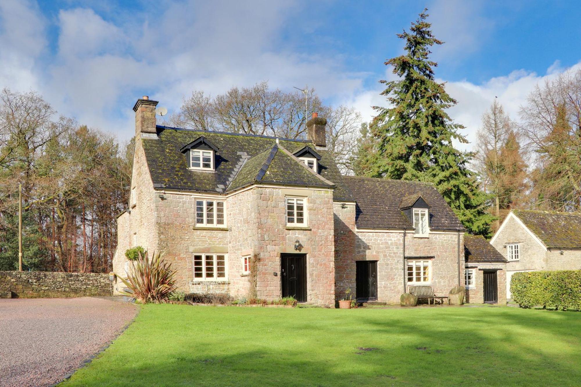 Danby Lodge Lydney Bagian luar foto