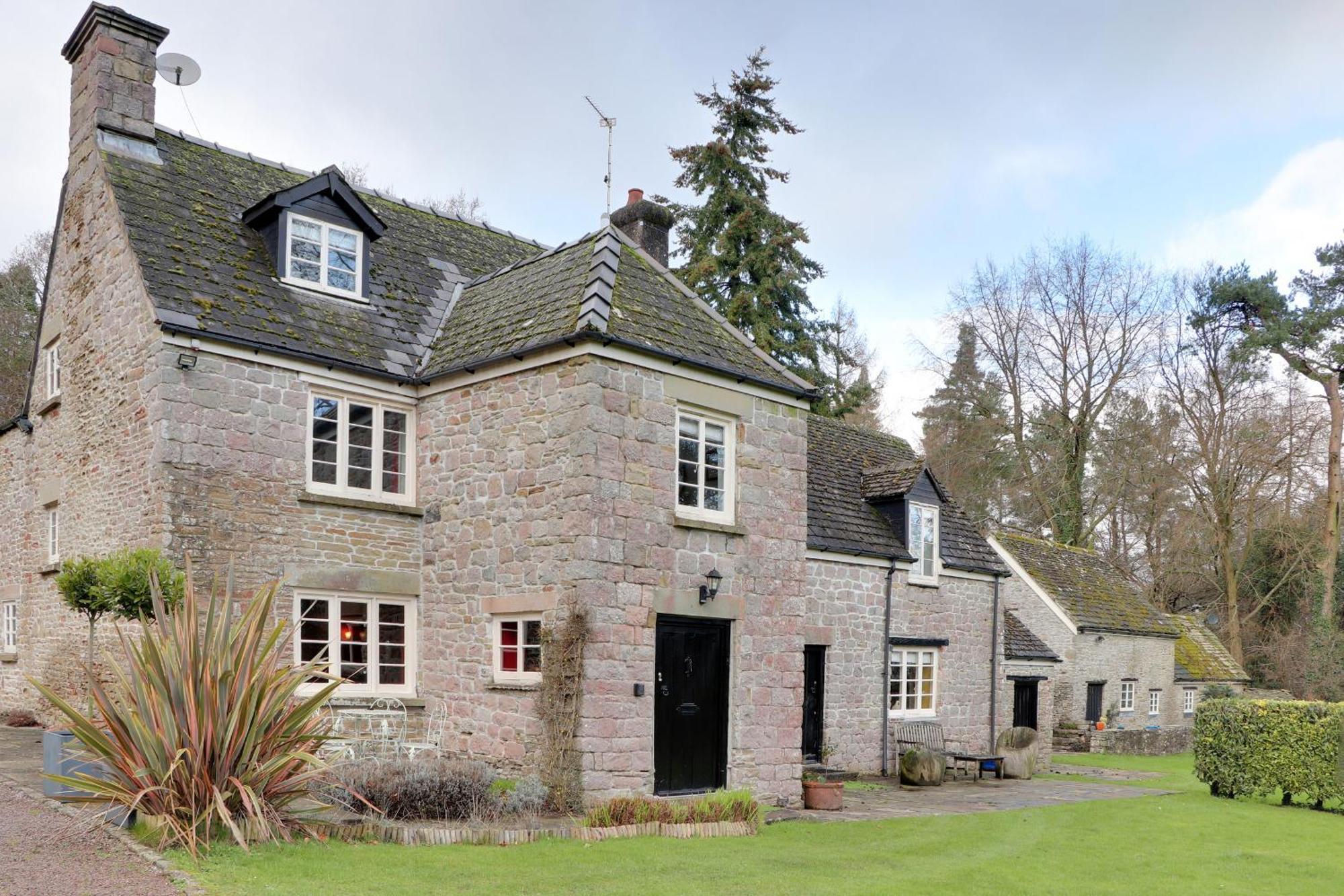 Danby Lodge Lydney Bagian luar foto